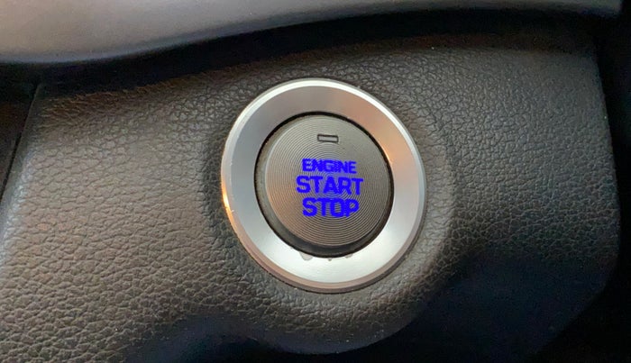 2016 Hyundai New Elantra 2.0 SX(O) AT PETROL, Petrol, Automatic, 1,01,757 km, Keyless Start/ Stop Button