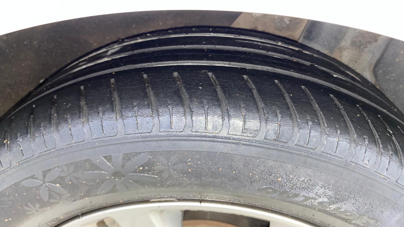 2016 Hyundai New Elantra 2.0 SX(O) AT PETROL, Petrol, Automatic, 1,01,417 km, Left Rear Tyre Tread