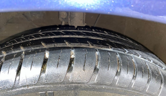 2019 Maruti Dzire VXI AMT, Petrol, Automatic, 25,666 km, Left Front Tyre Tread
