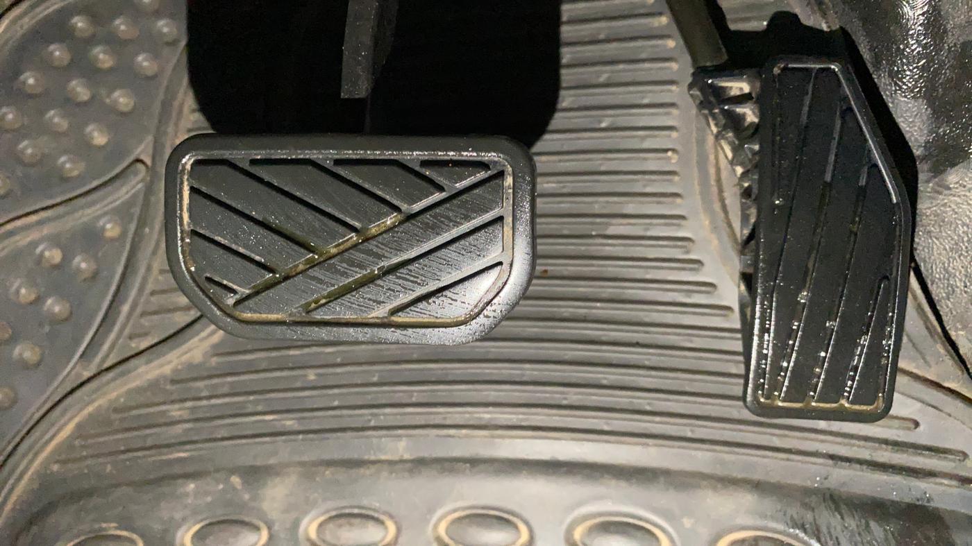 2019 Maruti Dzire VXI AMT, Petrol, Automatic, 25,666 km, Pedals