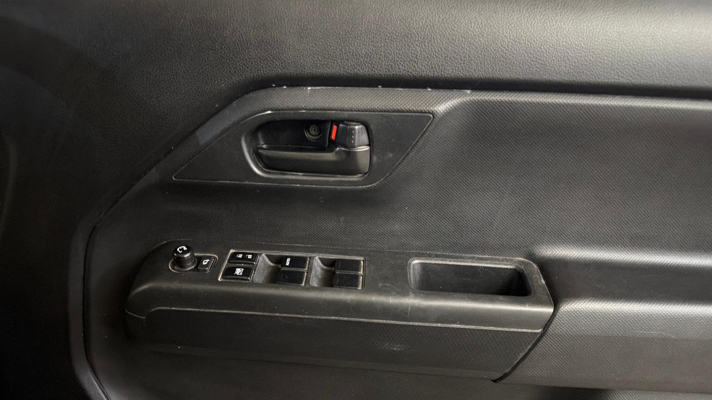 2020 Maruti New Wagon-R LXI 1.0, Petrol, Manual, 27,389 km, Driver Side Door Panels Control