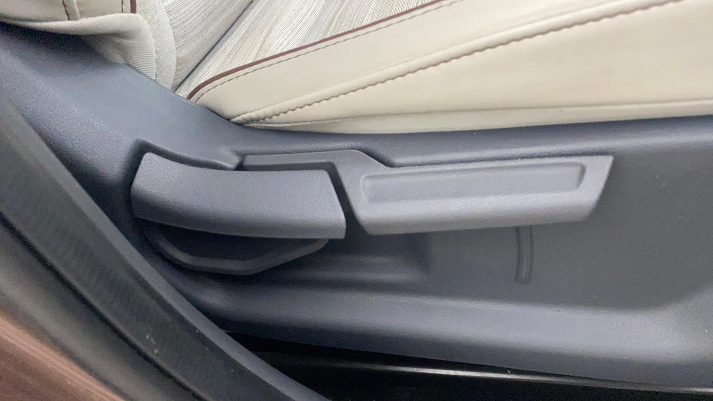 2021 Hyundai AURA SX PLUS 1.2 AMT, Petrol, Automatic, 93,864 km, Driver Side Adjustment Panel