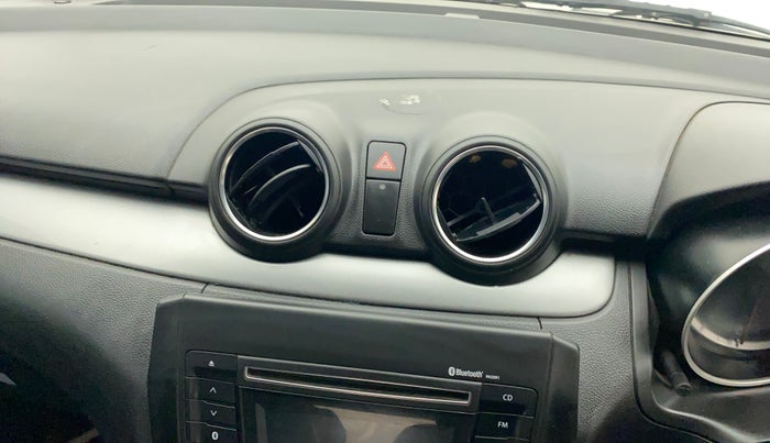2019 Maruti Swift VXI, Petrol, Manual, 44,583 km, AC Unit - Front vent has minor damage