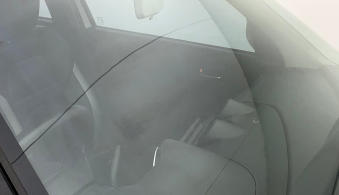 2019 Maruti Swift VXI, Petrol, Manual, 44,583 km, Front windshield - Minor spot on windshield