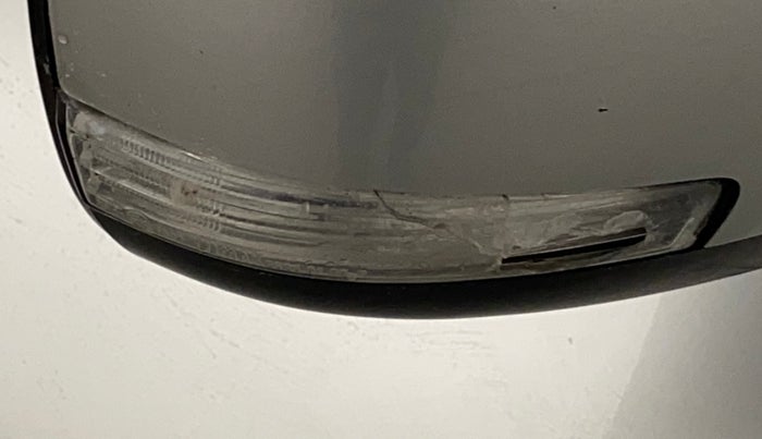 2019 Maruti Swift VXI, Petrol, Manual, 44,583 km, Right rear-view mirror - Indicator light has minor damage