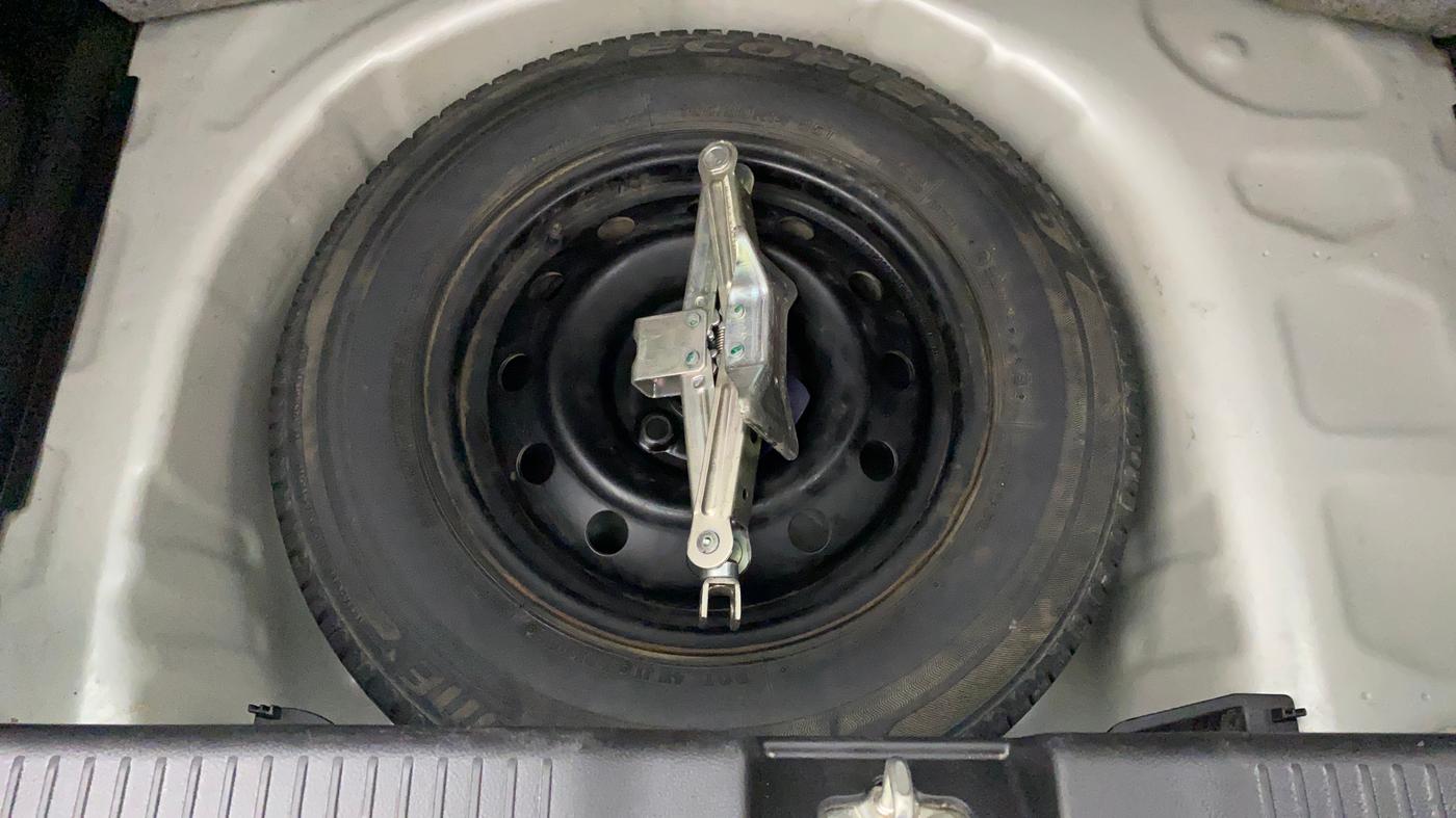 2019 Maruti Swift VXI, Petrol, Manual, 44,583 km, Spare Tyre