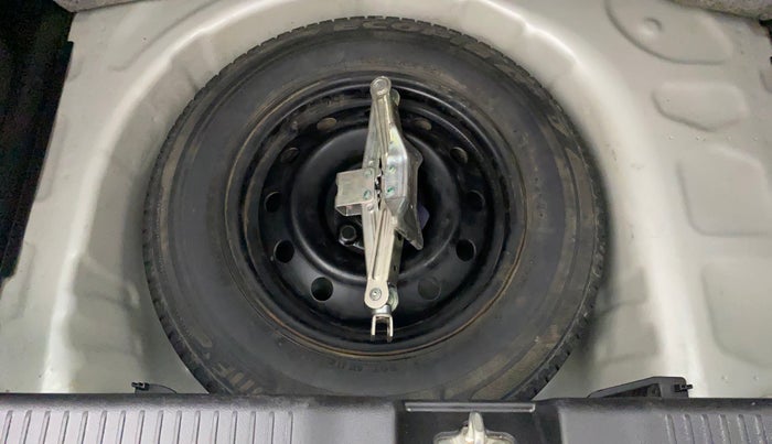 2019 Maruti Swift VXI, Petrol, Manual, 44,583 km, Spare Tyre
