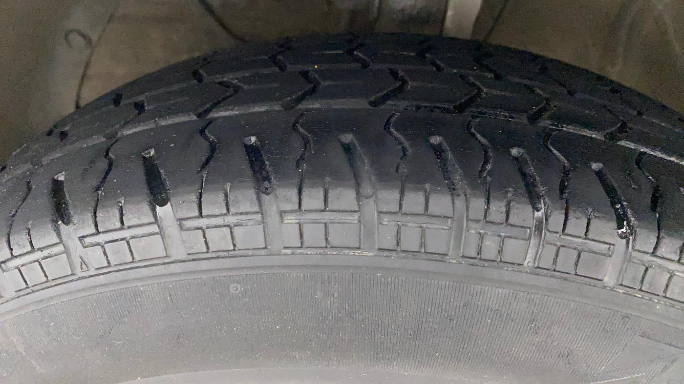 2019 Maruti Swift VXI, Petrol, Manual, 44,583 km, Left Front Tyre Tread