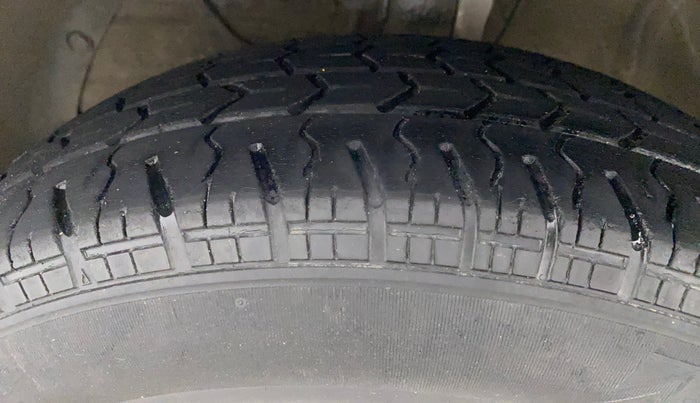 2019 Maruti Swift VXI, Petrol, Manual, 44,583 km, Left Front Tyre Tread