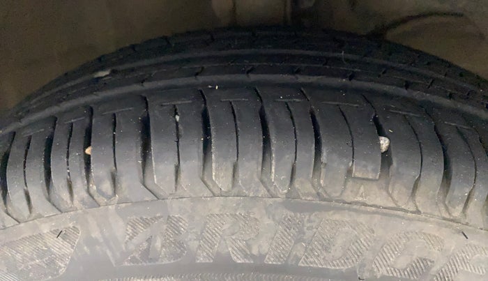 2019 Maruti Swift VXI, Petrol, Manual, 44,583 km, Right Front Tyre Tread