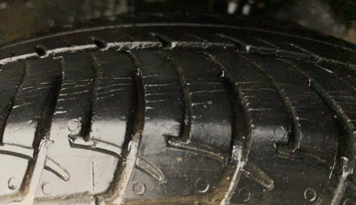 2018 Maruti Celerio VXI AMT (O), Petrol, Automatic, 19,455 km, Left Front Tyre Tread