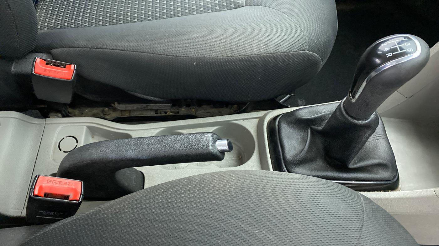 2018 Tata Tiago XZ 1.2 REVOTRON, Petrol, Manual, 52,035 km, Gear Lever