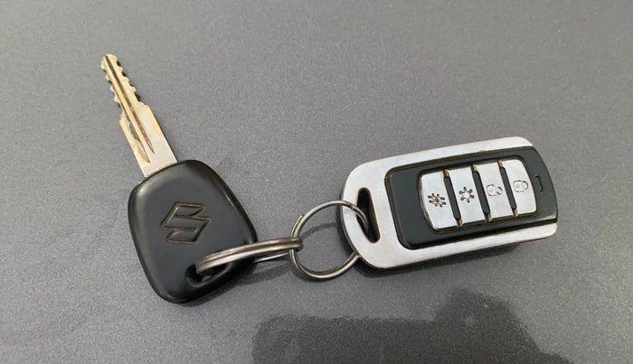 2018 Maruti Alto K10 VXI, Petrol, Manual, 87,853 km, Key Close Up