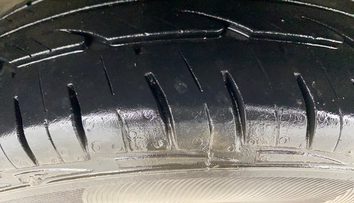 2016 Maruti Alto 800 VXI, Petrol, Manual, 34,636 km, Left Front Tyre Tread