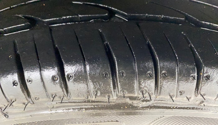 2016 Maruti Alto 800 VXI, Petrol, Manual, 34,636 km, Left Rear Tyre Tread