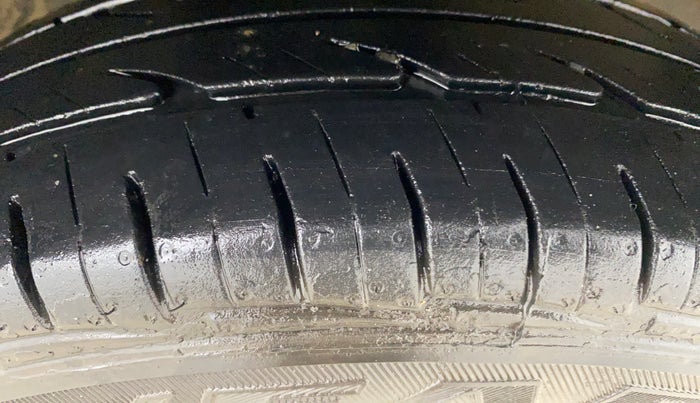 2016 Maruti Alto 800 VXI, Petrol, Manual, 34,636 km, Right Front Tyre Tread