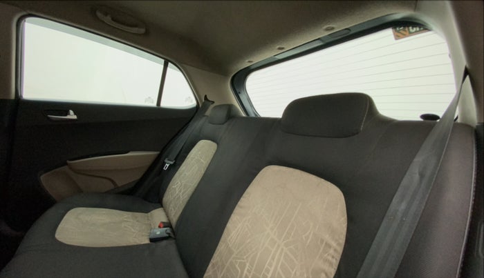 2015 Hyundai Grand i10 SPORTZ 1.2 KAPPA VTVT, Petrol, Manual, 61,975 km, Right Side Rear Door Cabin