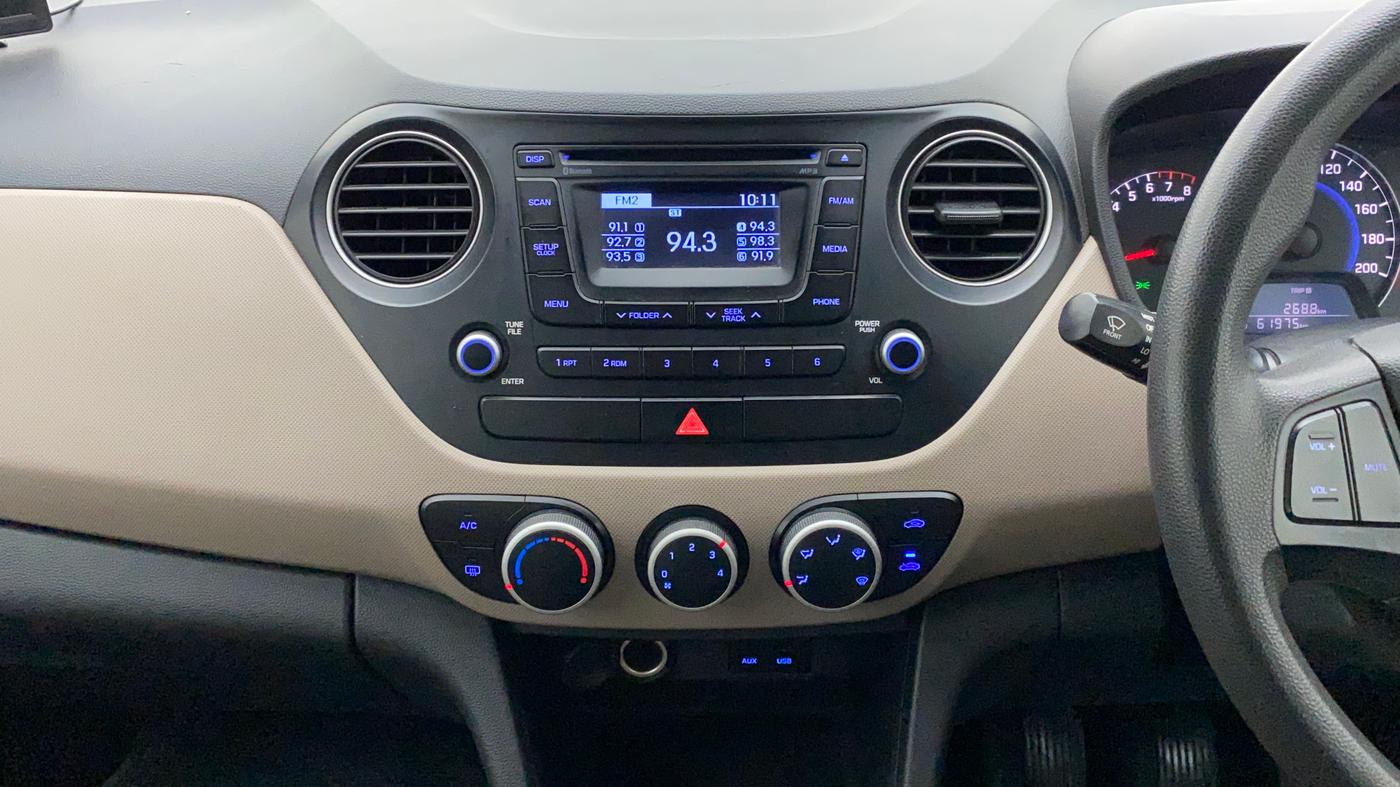2015 Hyundai Grand i10 SPORTZ 1.2 KAPPA VTVT, Petrol, Manual, 61,975 km, Air Conditioner