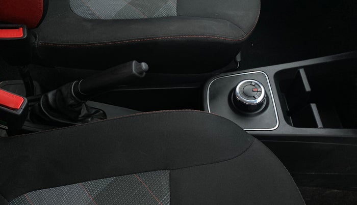 2021 Renault Kwid 1.0 RXT Opt AT, Petrol, Automatic, 14,312 km, Gear Lever