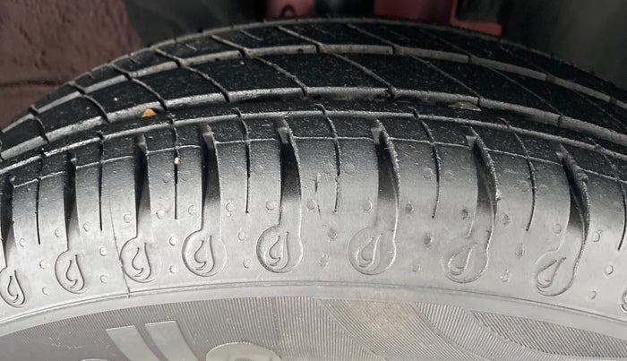 2021 Renault Kwid 1.0 RXT Opt AT, Petrol, Automatic, 14,312 km, Right Front Tyre Tread