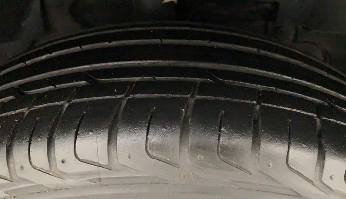 2020 Tata NEXON XZA PLUS SUNROOF PETROL, Petrol, Automatic, 17,921 km, Right Front Tyre Tread