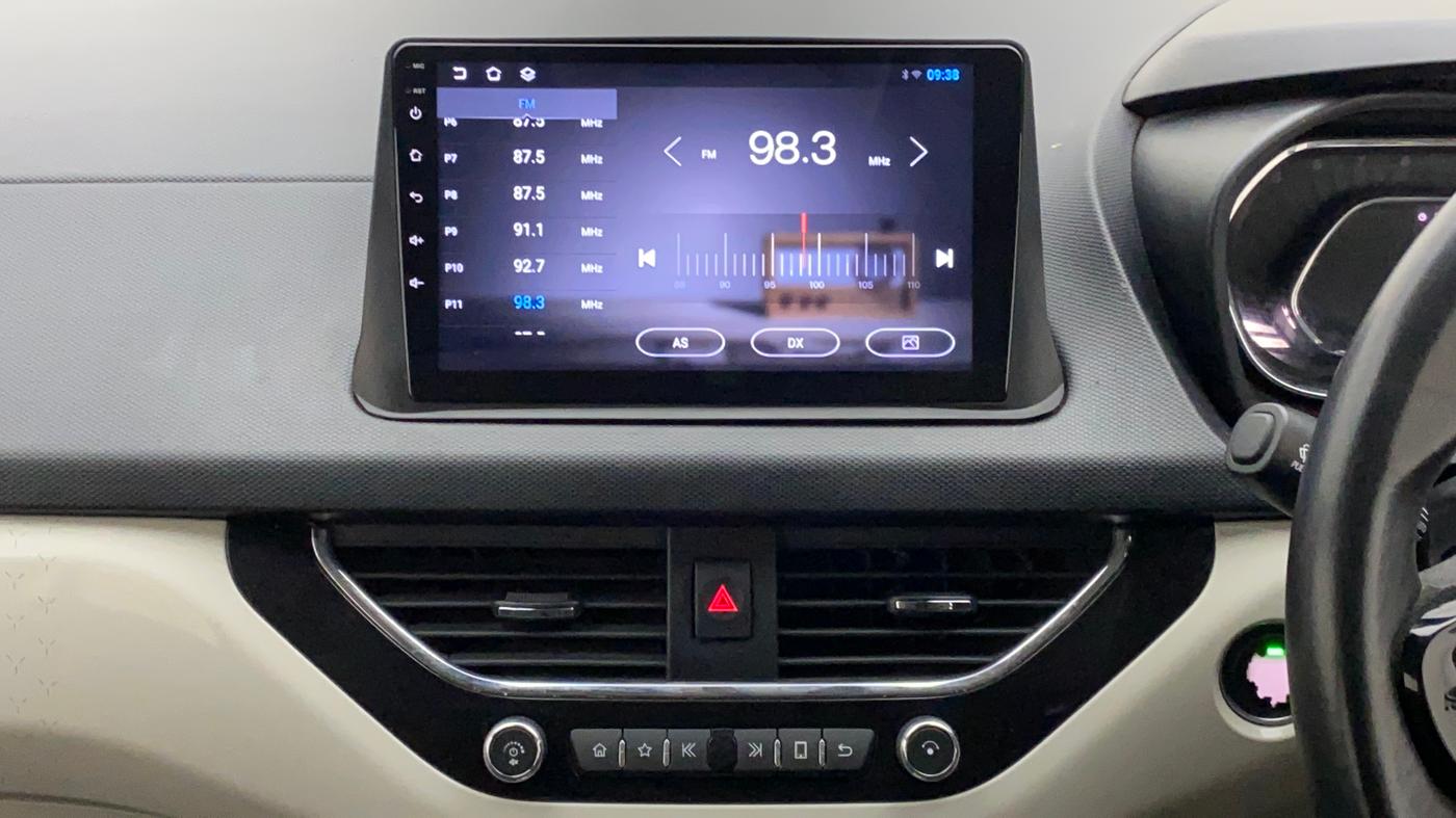 2020 Tata NEXON XZA PLUS SUNROOF PETROL, Petrol, Automatic, 17,921 km, Infotainment System
