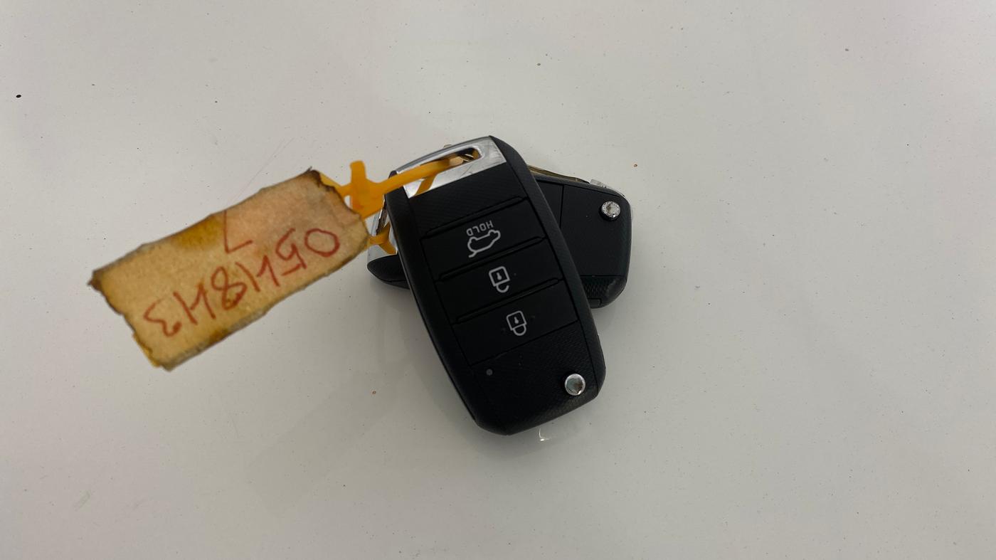 2021 KIA SONET HTK PLUS 1.0 IMT, Petrol, Manual, 40,292 km, Key Close Up
