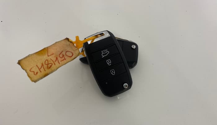 2021 KIA SONET HTK PLUS 1.0 IMT, Petrol, Manual, 40,517 km, Key Close Up