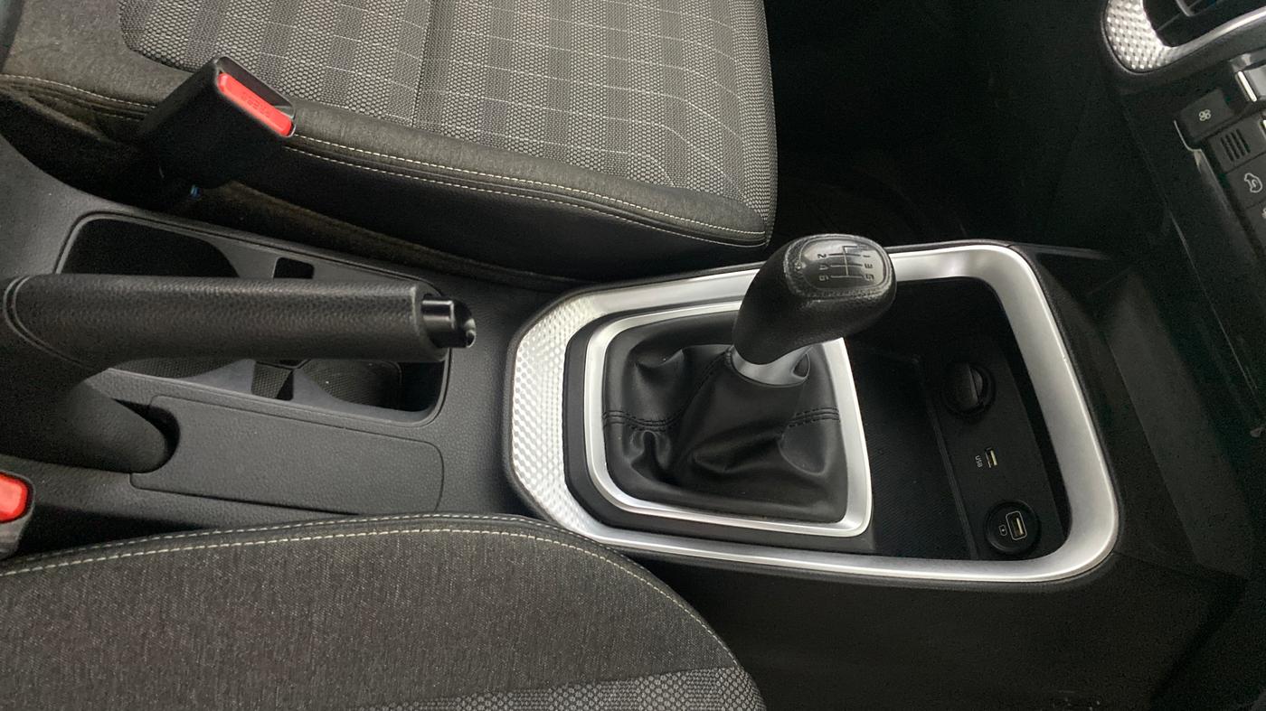 2021 KIA SONET HTK PLUS 1.0 IMT, Petrol, Manual, 40,292 km, Gear Lever