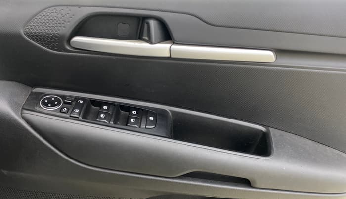 2021 KIA SONET HTK PLUS 1.0 IMT, Petrol, Manual, 40,517 km, Driver Side Door Panels Control