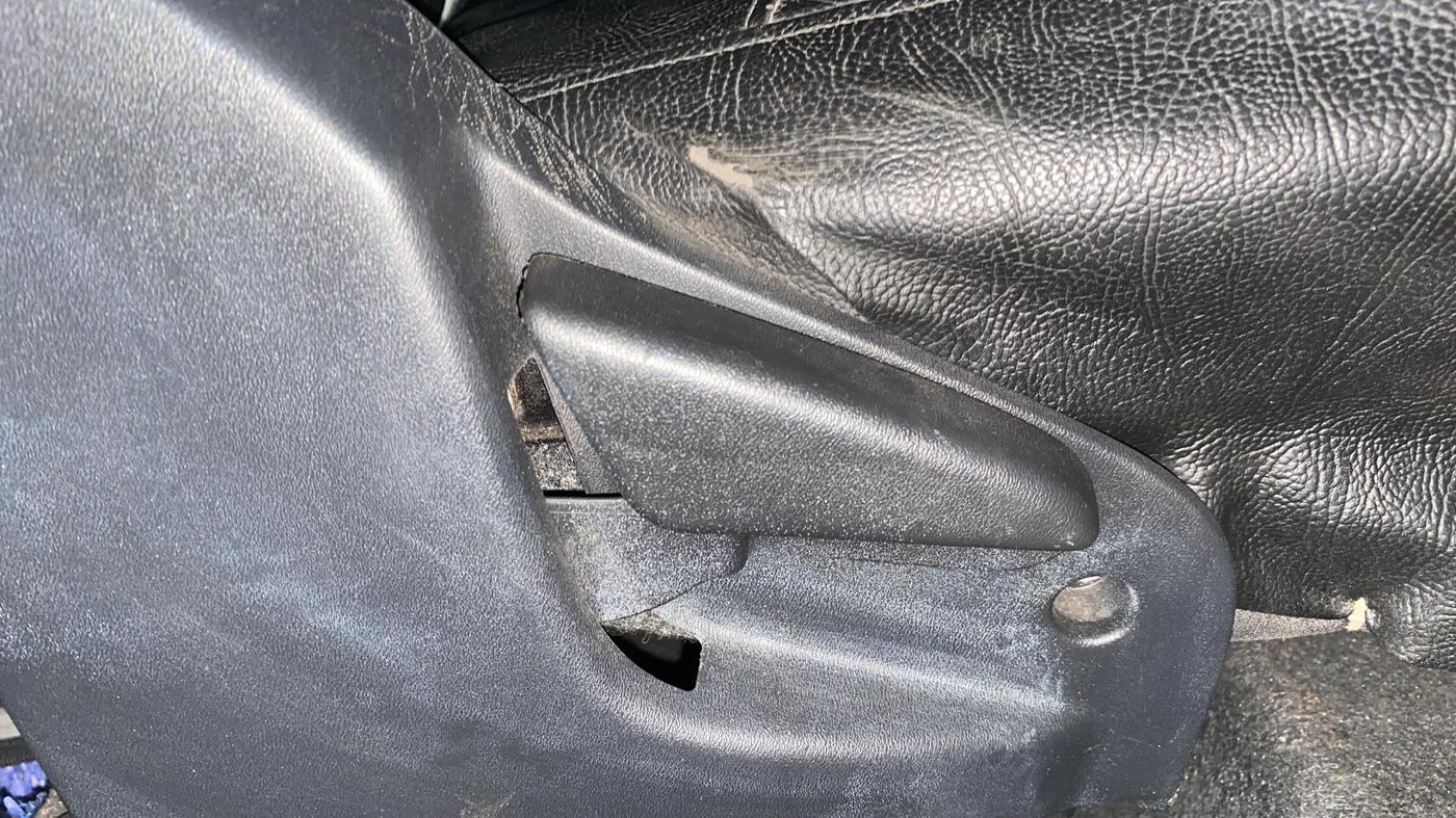 2018 Datsun Go T, Petrol, Manual, 30,428 km, Driver Side Adjustment Panel