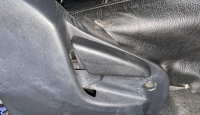 2018 Datsun Go T, Petrol, Manual, 30,428 km, Driver Side Adjustment Panel