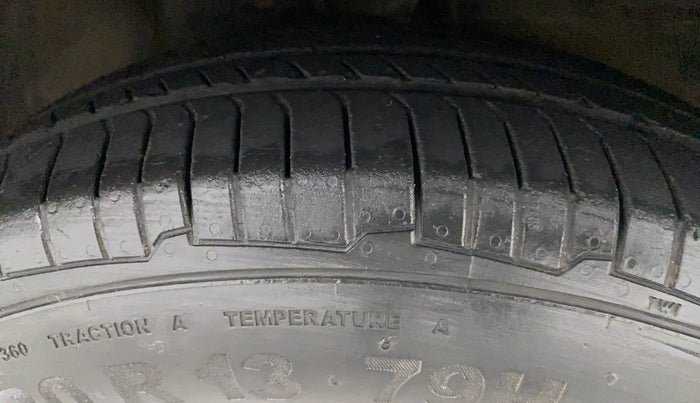 2013 Hyundai i10 MAGNA 1.2, Petrol, Manual, 58,937 km, Right Front Tyre Tread