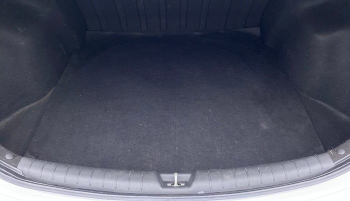 2018 Hyundai Verna 1.6 CRDI SX + AT, Diesel, Automatic, 66,035 km, Boot Inside