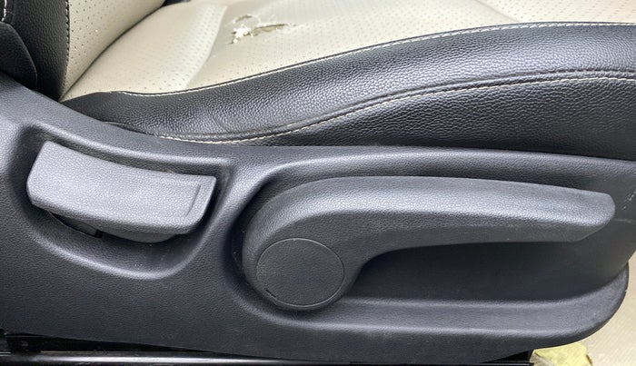 2018 Hyundai Verna 1.6 CRDI SX + AT, Diesel, Automatic, 66,035 km, Driver Side Adjustment Panel