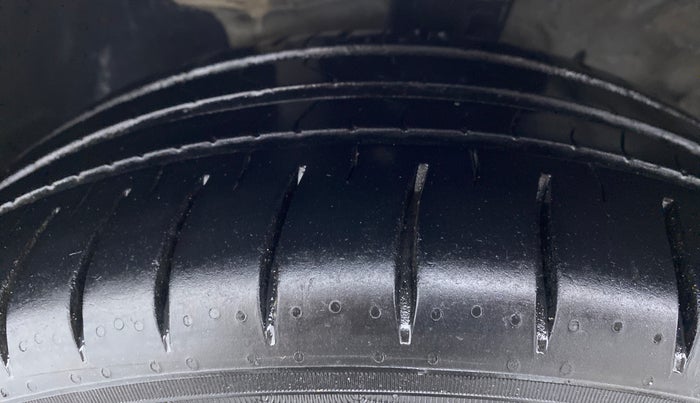 2018 Hyundai Verna 1.6 CRDI SX + AT, Diesel, Automatic, 66,035 km, Left Front Tyre Tread