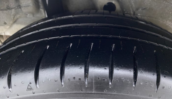 2018 Hyundai Verna 1.6 CRDI SX + AT, Diesel, Automatic, 66,035 km, Right Rear Tyre Tread