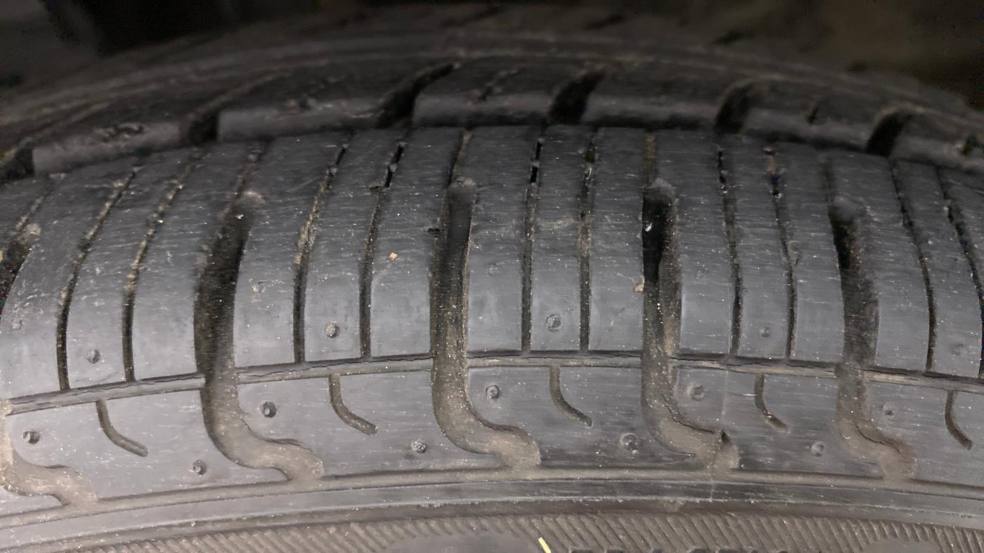 2016 Datsun Redi Go T (O), Petrol, Manual, 14,181 km, Left Front Tyre Tread
