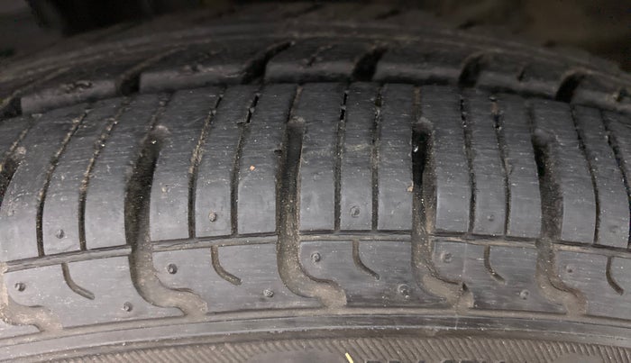 2016 Datsun Redi Go T (O), Petrol, Manual, 14,181 km, Left Front Tyre Tread