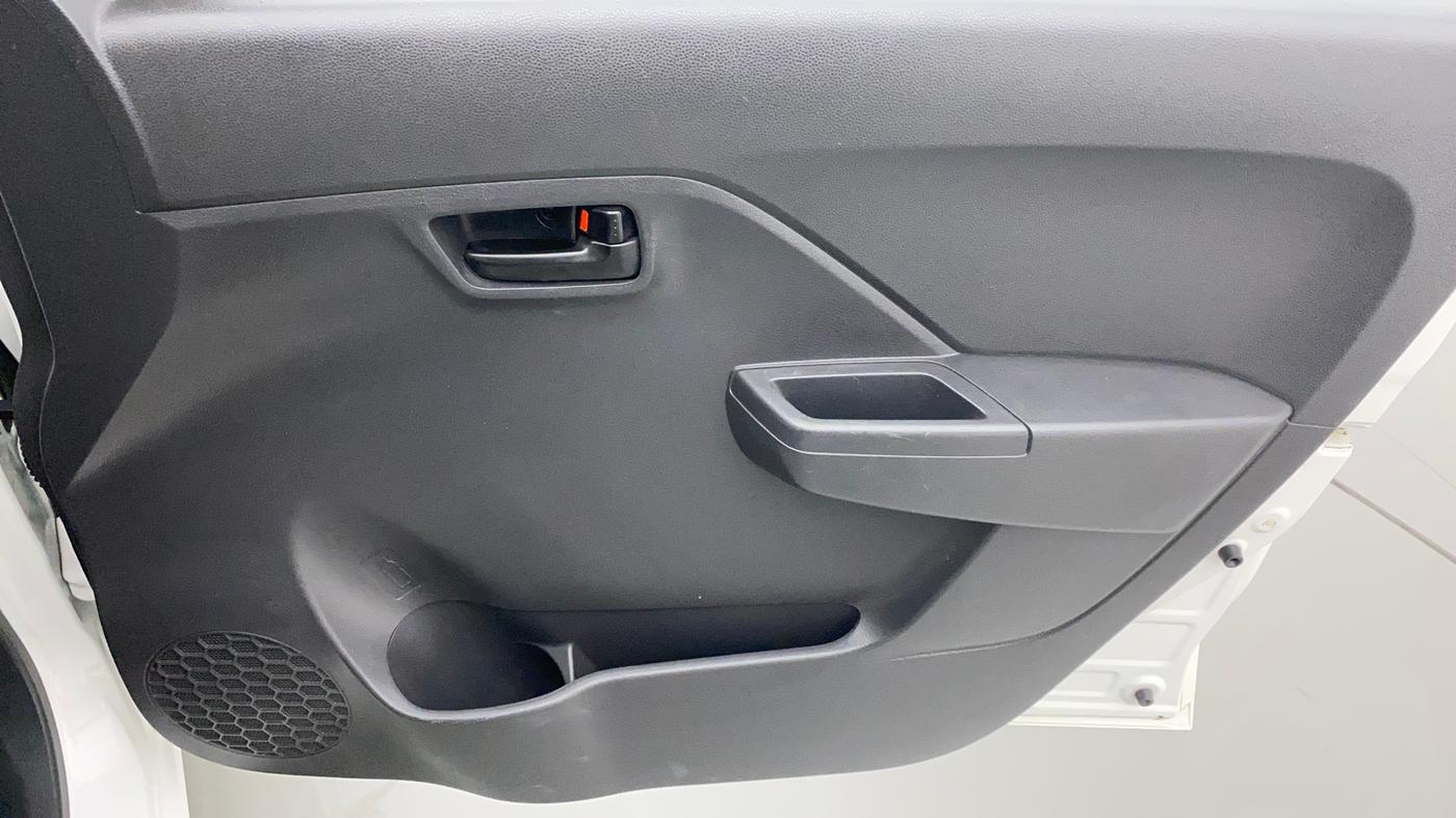 2022 Maruti Alto K10 VXI, Petrol, Manual, 6,186 km, Driver Side Door Panels Control