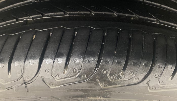 2016 Honda Jazz 1.2L I-VTEC E, Petrol, Manual, 62,948 km, Left Rear Tyre Tread