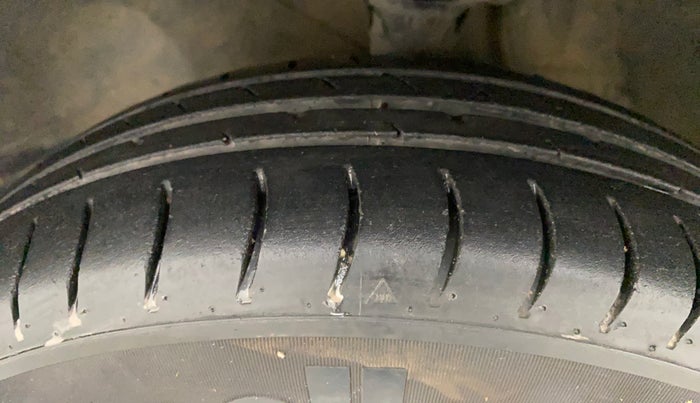 2011 Maruti Alto LXI, Petrol, Manual, 48,605 km, Left Front Tyre Tread