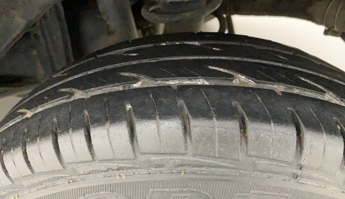 2011 Maruti Alto LXI, Petrol, Manual, 48,605 km, Left Rear Tyre Tread