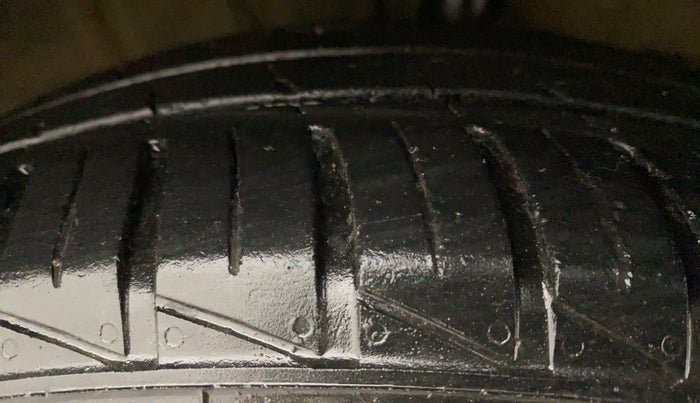 2021 Hyundai AURA S 1.2 CNG, CNG, Manual, 26,014 km, Right Front Tyre Tread