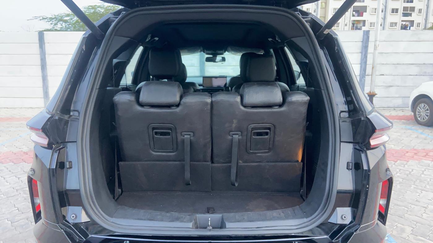 2024 Tata Safari ACCOMPLISHED PLUS DARK EDITION, Diesel, Manual, 44,296 km, Boot Inside