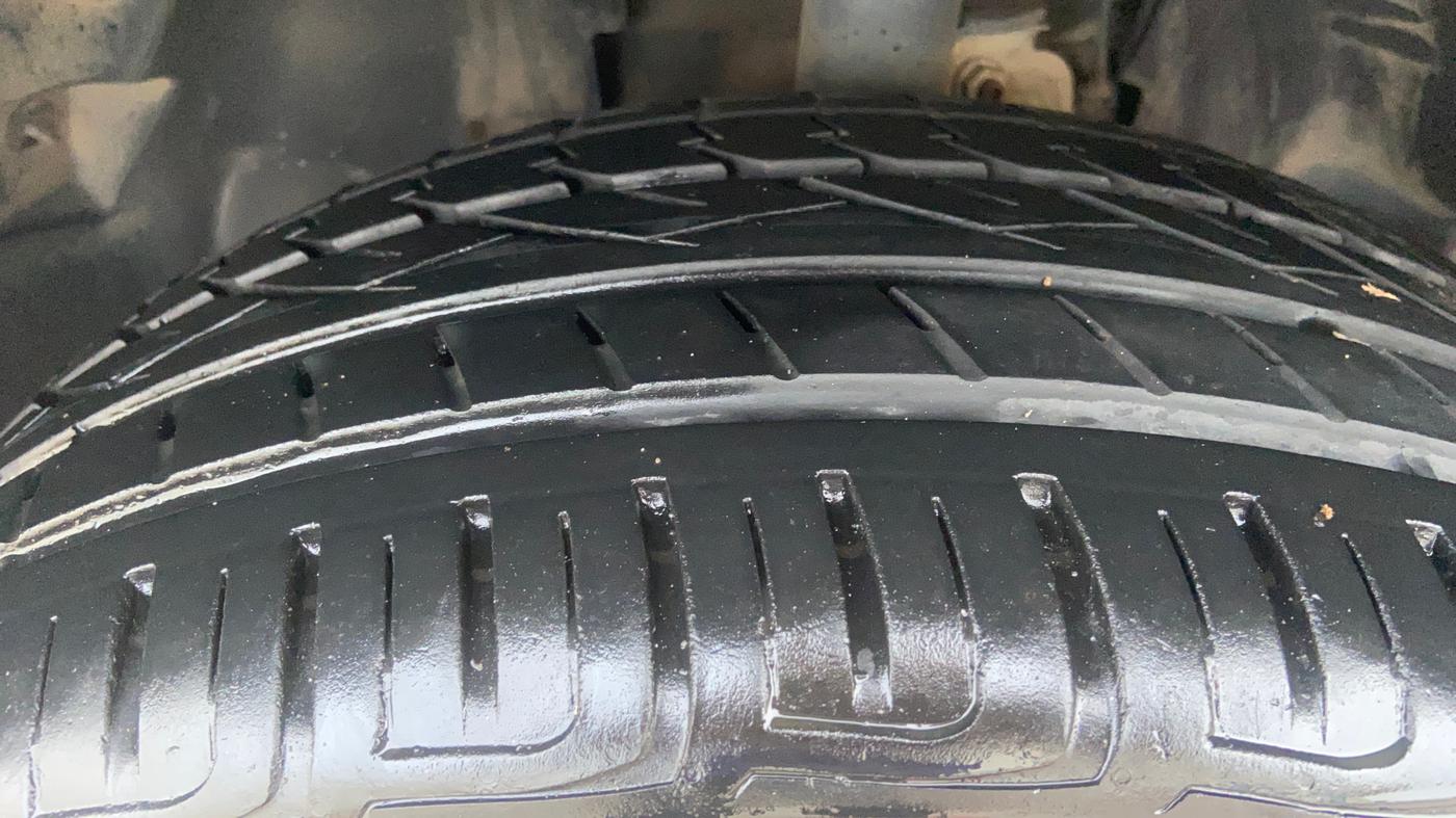 2024 Tata Safari ACCOMPLISHED PLUS DARK EDITION, Diesel, Manual, 44,296 km, Left Front Tyre Tread