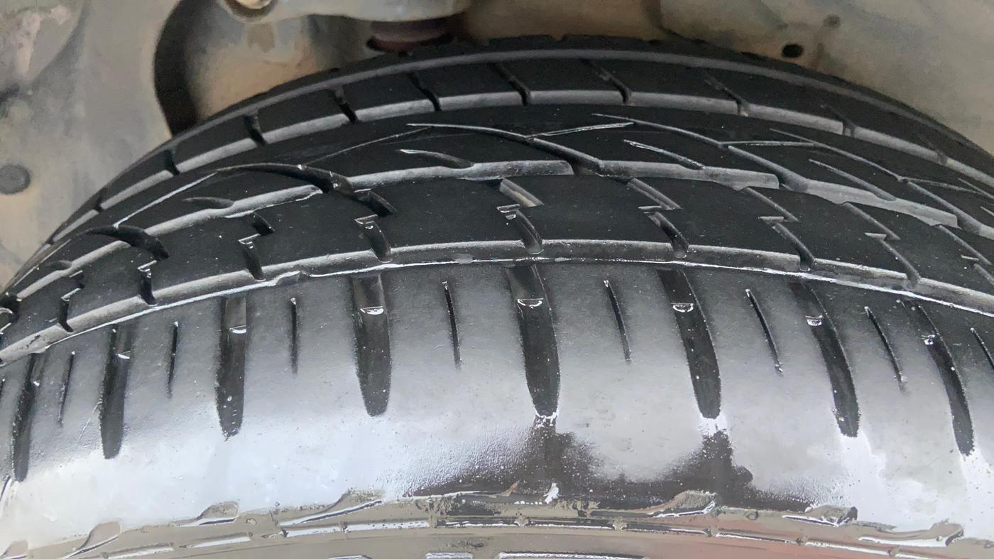 2024 Tata Safari ACCOMPLISHED PLUS DARK EDITION, Diesel, Manual, 44,296 km, Left Rear Tyre Tread