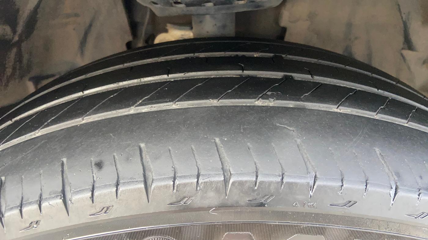 2024 Tata Safari ACCOMPLISHED PLUS DARK EDITION, Diesel, Manual, 44,296 km, Right Front Tyre Tread