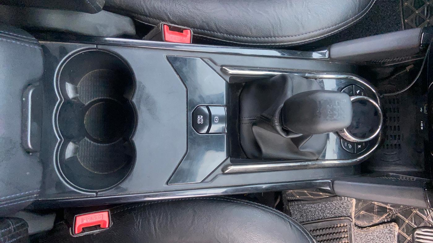 2024 Tata Safari ACCOMPLISHED PLUS DARK EDITION, Diesel, Manual, 44,296 km, Gear Lever