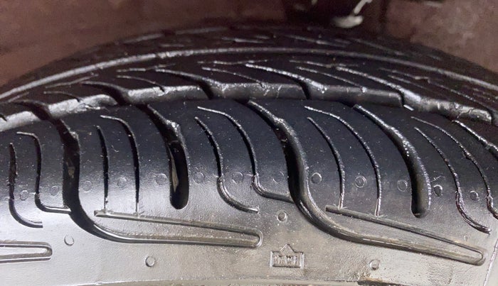 2009 Hyundai i10 MAGNA 1.1 IRDE2, Petrol, Manual, 19,931 km, Right Front Tyre Tread